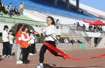 运动会口号12字霸气（运动会口号12字霸气押韵）