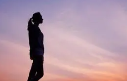 朋友圈说说心情短语怎么发出去（2023最火适合发朋友圈的句子）