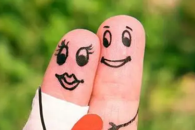 祝福新人结婚的祝福语短句（祝福新人结婚的祝福语短句图片）