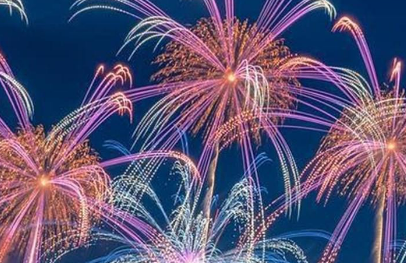 放烟花的说说短句（放烟花的说说发朋友圈）