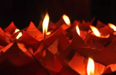 悼念亲人刚离世诗句（适合发朋友圈的悼念亲人的句子）